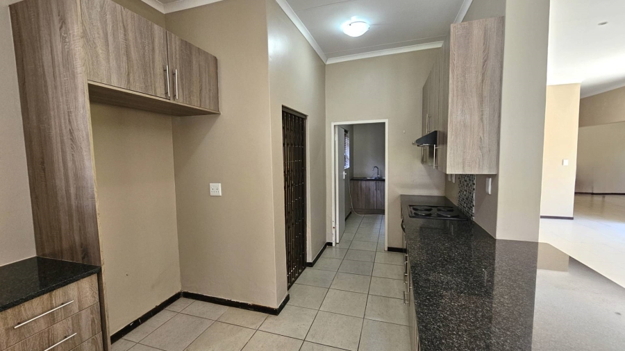 To Let 3 Bedroom Property for Rent in Melodie North West